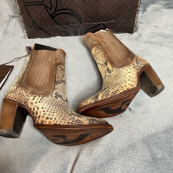 Cuadra | Shoes | Cuadra Python Ret Bel Plunge Natural Womans Boots Nwt ...